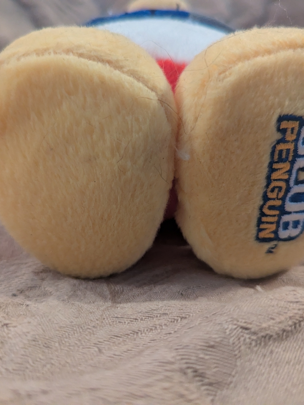 Club Penguin Plush Lot Series 12 White Bunny Red Water Sport Jakks Pacific - Picture 10 of 10